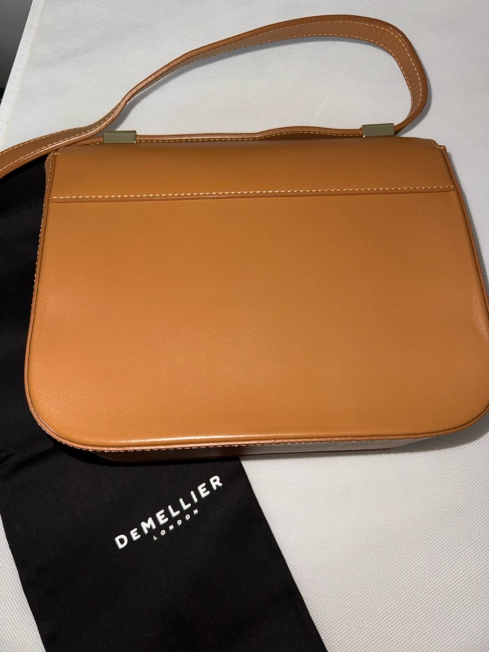DeMellier Vancouver Tan Toffee Leather Shoulder Bag with Gold Hardware - Picture 4 of 6